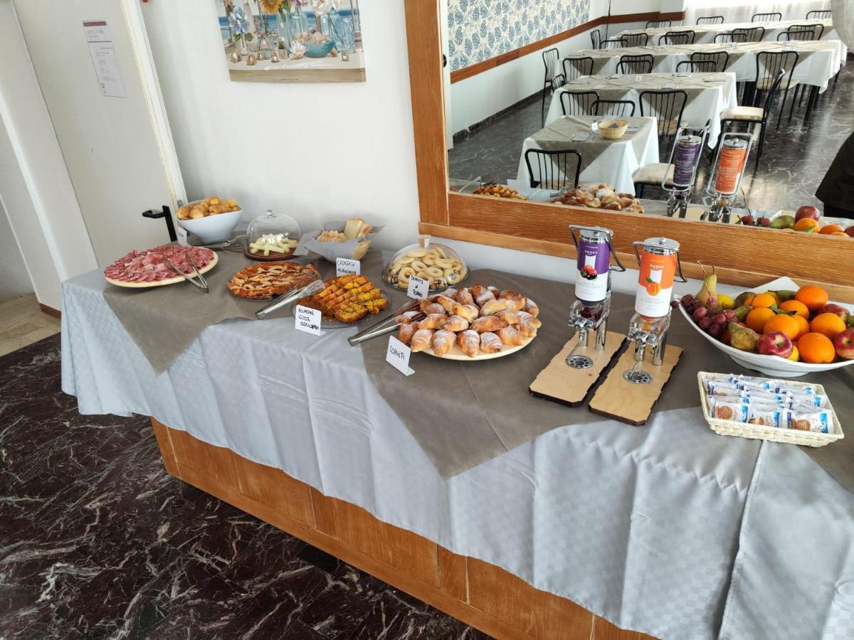 Hotel La Torre Cervia Eksteriør bilde